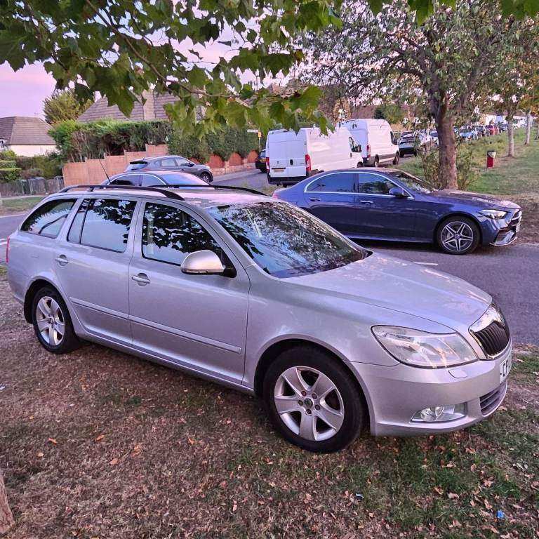 OCTAVIA ESTATE PETROL, ULEZ FREE, ONLY 2 OWNERS FROM NEW 1.4 ENGINE IN SUPERB CONDITION 