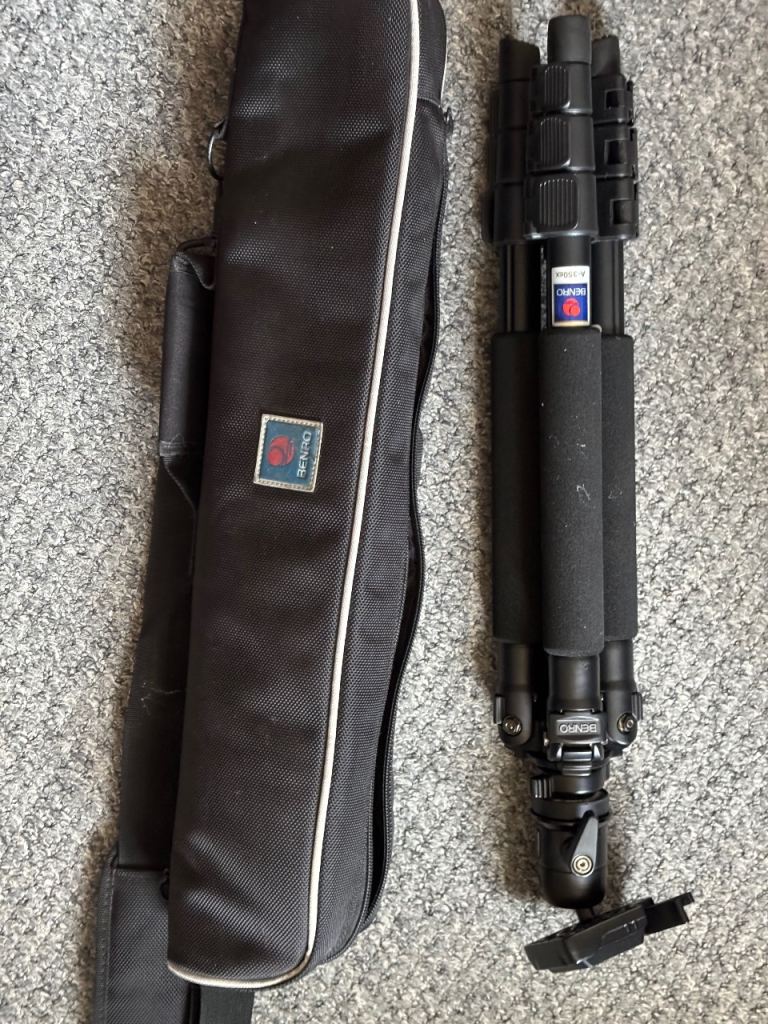 Benro A-350EX Tripod with Case – Good Condition