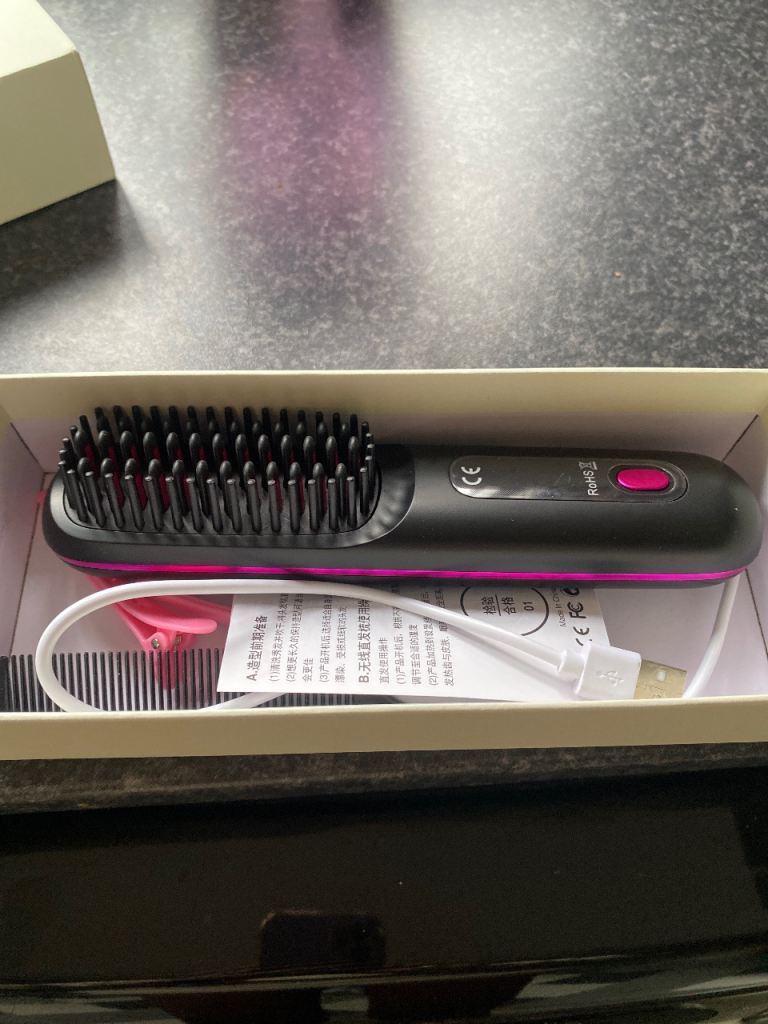 Hair straightener brush