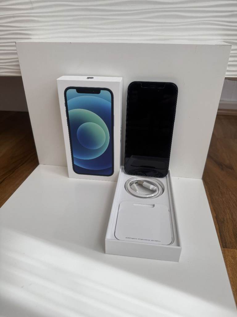 Apple iPhone 13 Blue - 128GB (Unlocked) IMMACULATE CONDITION & In Original Box ***WOW***
