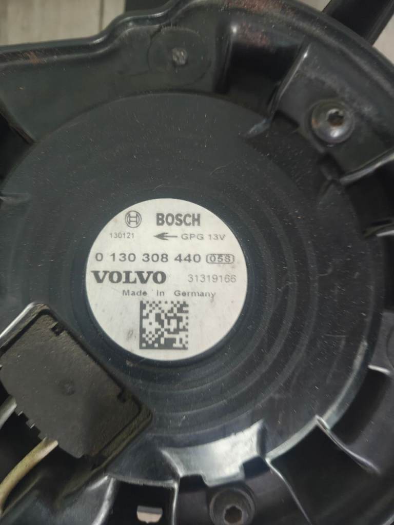 2.0 DIESEL RADIATOR COOLING FAN SHROUD 31319166 VOLVO V40 2013