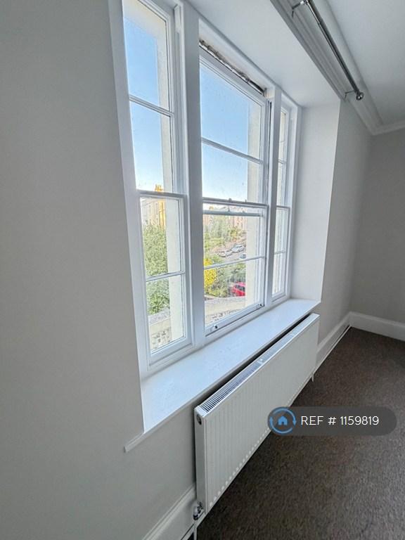 1 bedroom flat in Cotham Brow, Bristol, BS6 (1 bed) (#1159819)