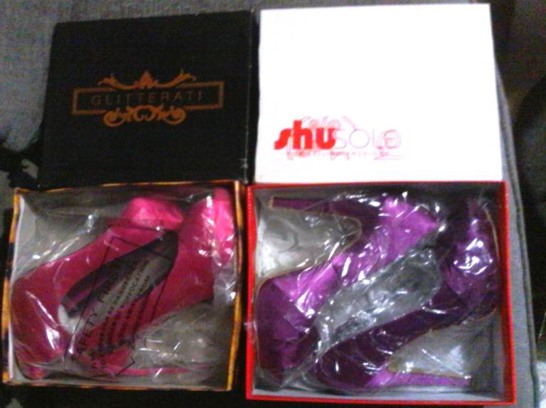 2 PAIR OF WOMEN'S HIGH HEELS