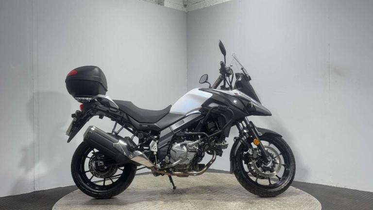 Suzuki V-Strom DL 2017 8K NEW MOT WARRANTY ADVENTURE BIKE 650CC A2 ENDURO