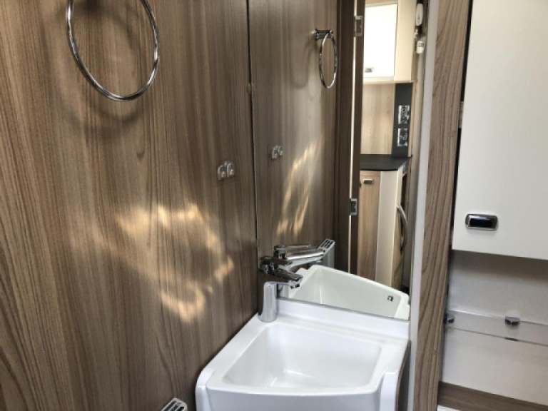 2016 SWIFT BOLERO 612EK 2 BERTH MOTORHOME