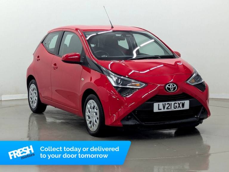 2021 Toyota AYGO VVT-i x-play Hatchback Petrol Automatic