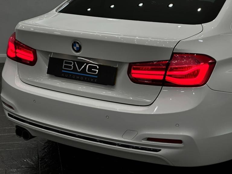 2017 BMW 3 Series 2.0 330e 7.6kWh Sport Auto Euro 6 (s/s) 4dr SALOON Petrol/Electric Hybrid Autom...
