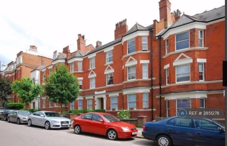 3 bedroom flat in Lyncroft Mansions, London, NW6 (3 bed) (#2851278)