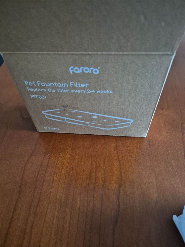 Faroro Cat Water Fountain Replacement Filters, 8 Pieces of Fliters + 8 Pieces of Sponges