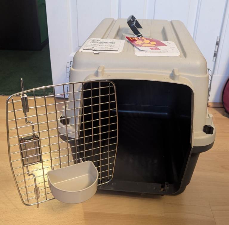 Pet carrier/crate - small dog/cat - airline approved - L60