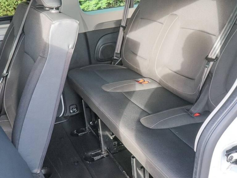 2023 Renault Trafic LL30 Sport Nav 2.0DCI 145BHP L2 LWB 9 SEAT MINIBUS, Rev Cam, Air Con, Cruis M...