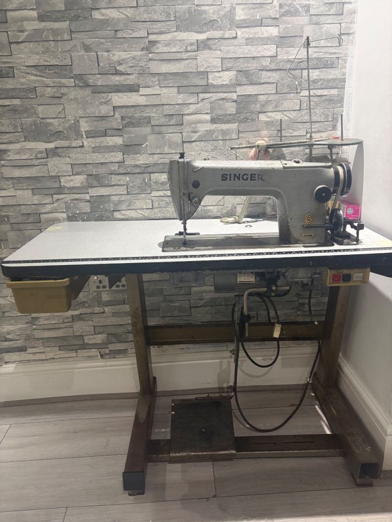 Sewing machine (Industrial machine)