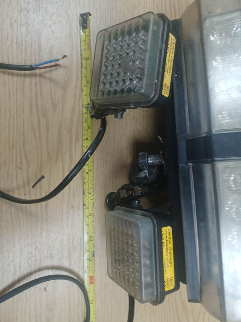 12v recovery lights x3