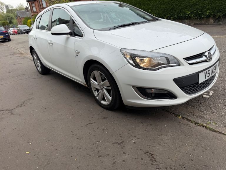 Vauxhall, ASTRA, Hatchback, 2012, Manual, 1956 (cc), 5 doors