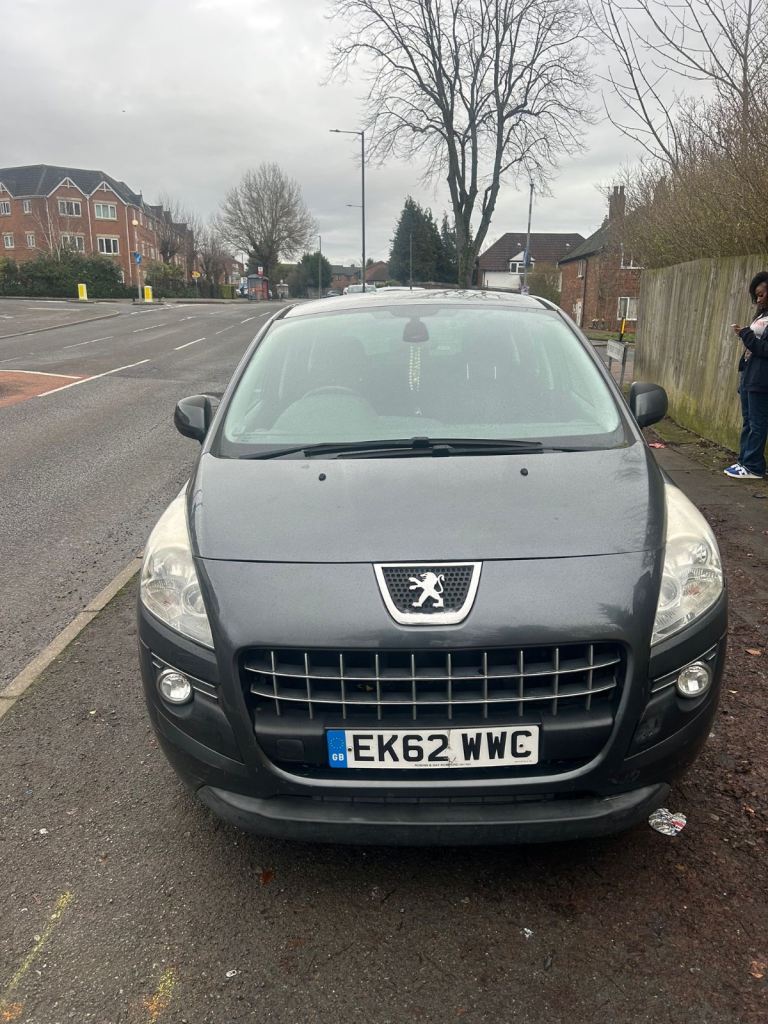 Peugeot, 3008, Hatchback, 2012, Semi-Auto, 1560 (cc), 5 doors