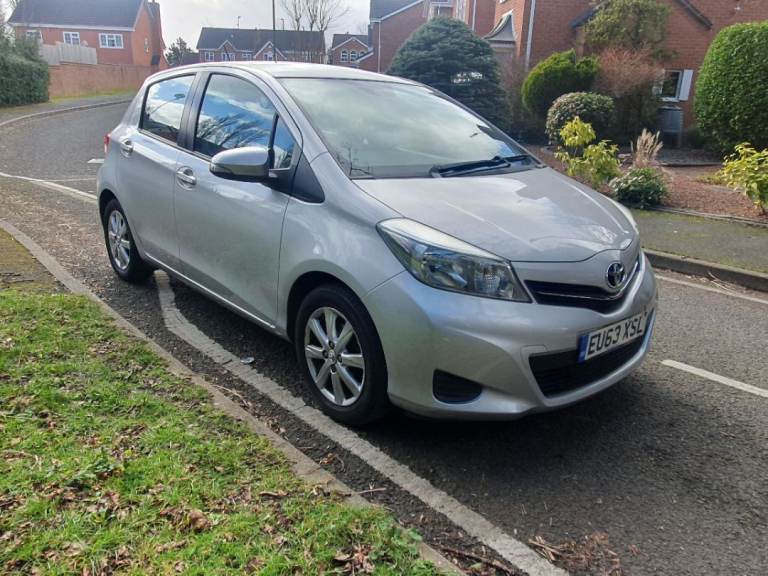 Toyota, YARIS, Hatchback, 2013, Manual, 1329 (cc), 5 doors