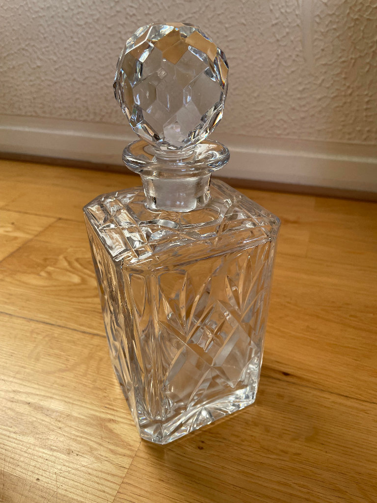 BRAND NEW CUT GLASS LEAD CRYSTAL DRINKS DECANTER (Spirits Whisky Brandy Sherry)