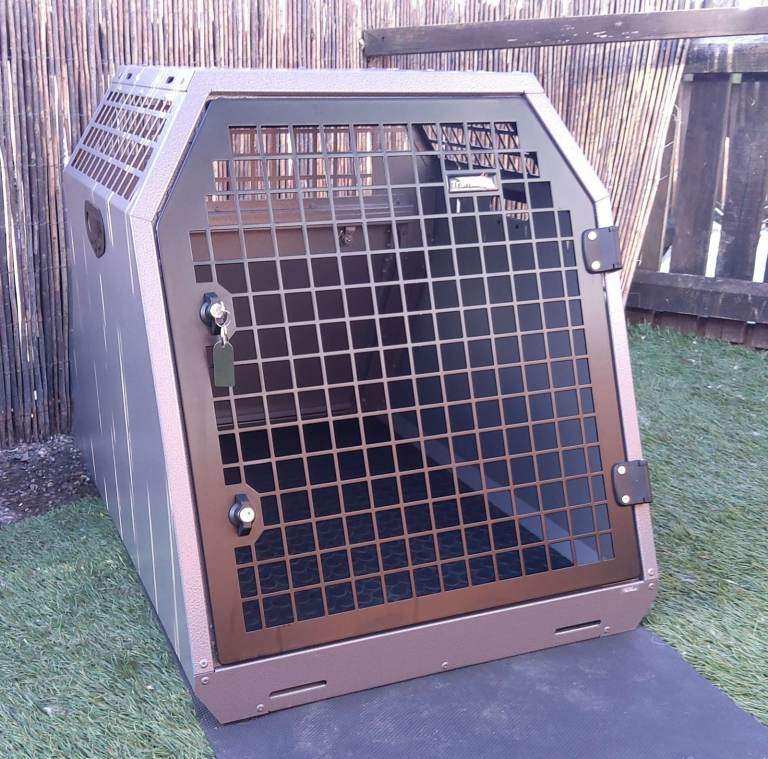 Trans K9 ( B40 & B46 ) Travel car dog cage ( Lockable & Crashtested ) TransK9