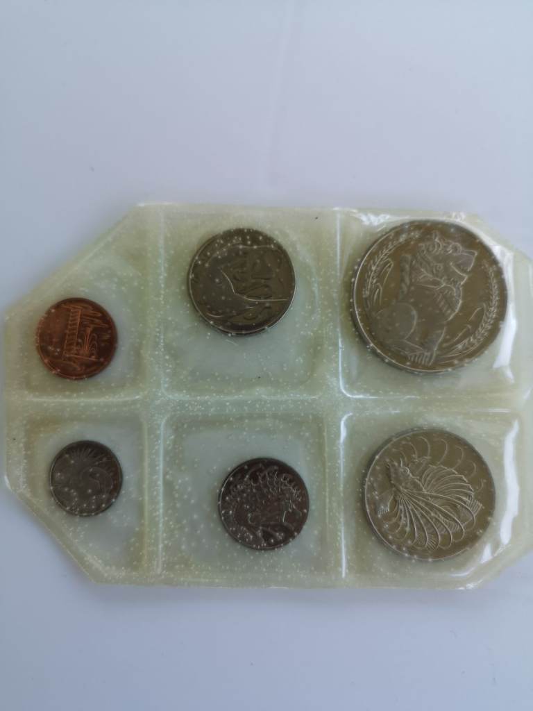 1967 uncirculated set of Singapore coins 