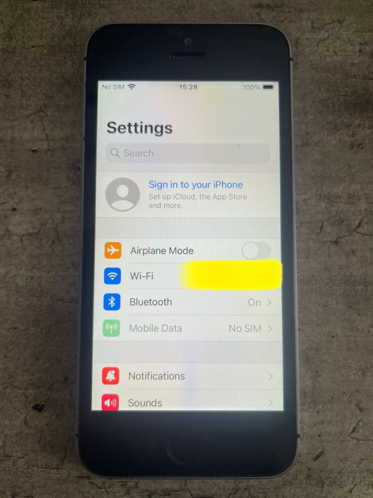 £60 iPhone SE 32GB Model A1723 