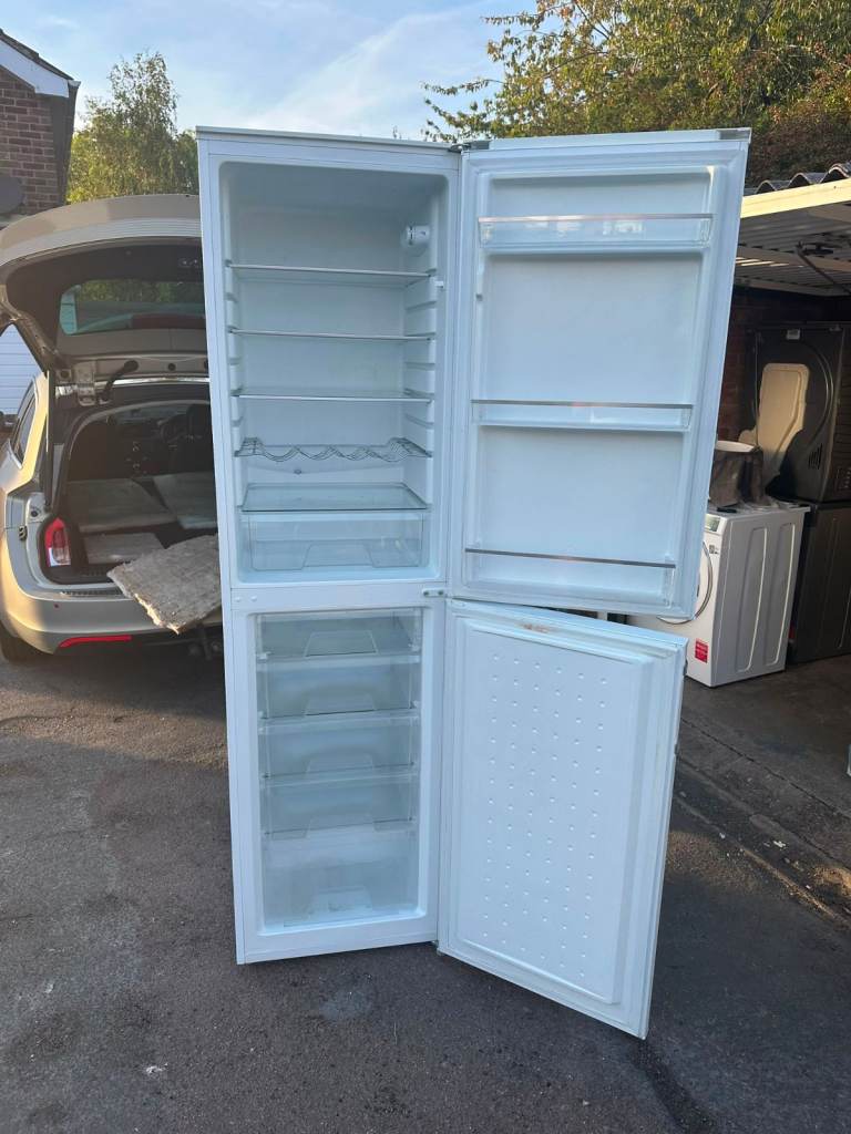  Hoover Fridge Freezer – Perfectly Working | Free Delivery