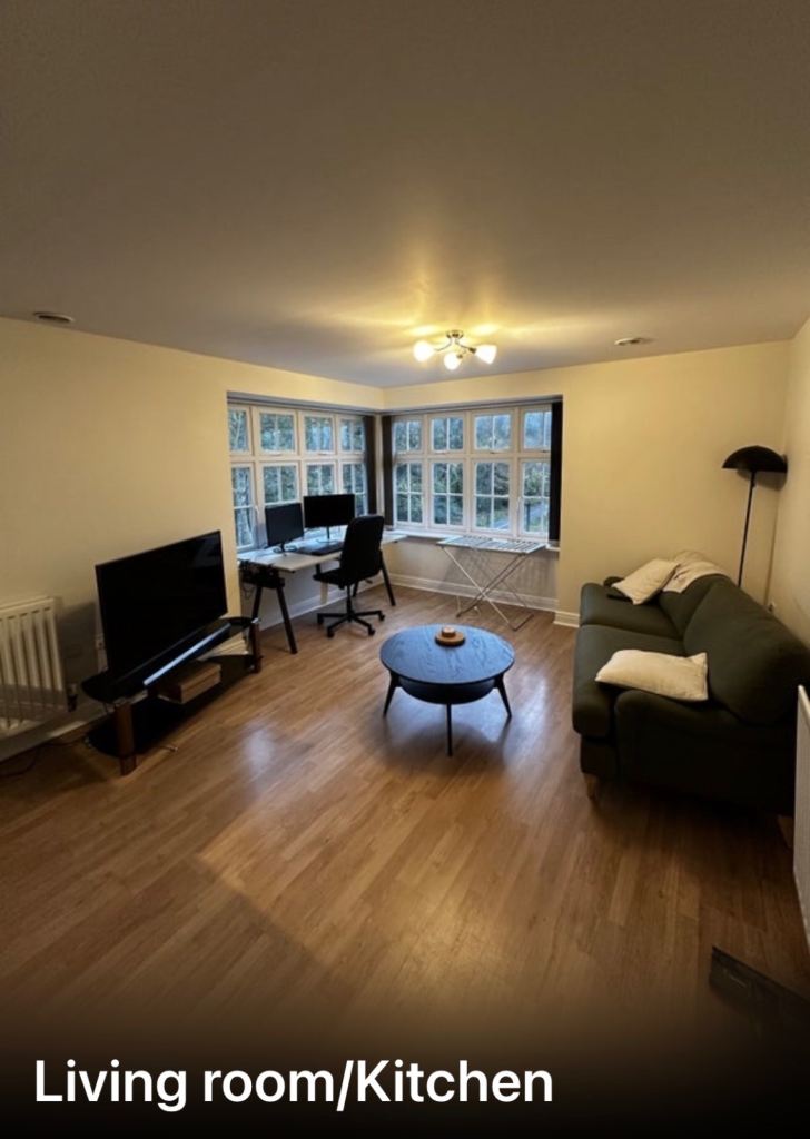 Double bedroom with private bathroom 