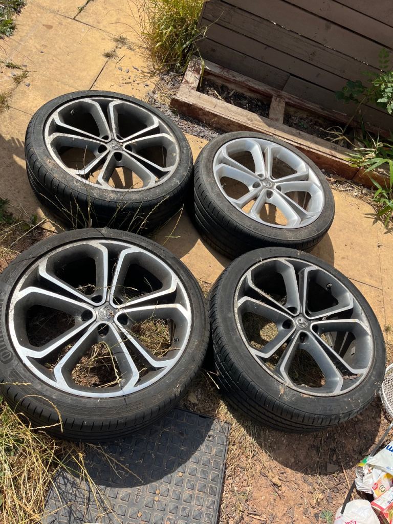 £100 for all CAR TYRES WITH ALLOYS VAUXHALL ASTRA TDI 