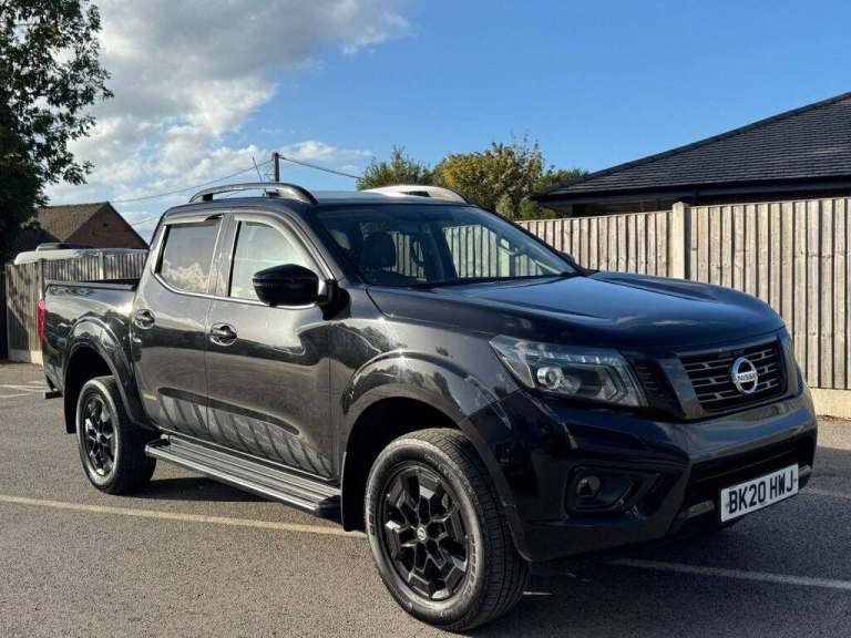 2020 Nissan Navara 2.3 dCi N-Guard Pickup Double Cab 4dr Diesel Auto 4WD Euro 6 (190 ps) PICK UP ...