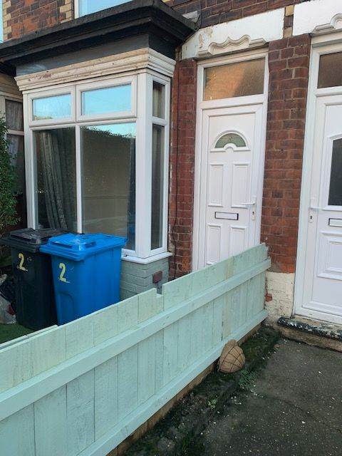 lovely 2 bed mid terrace house 