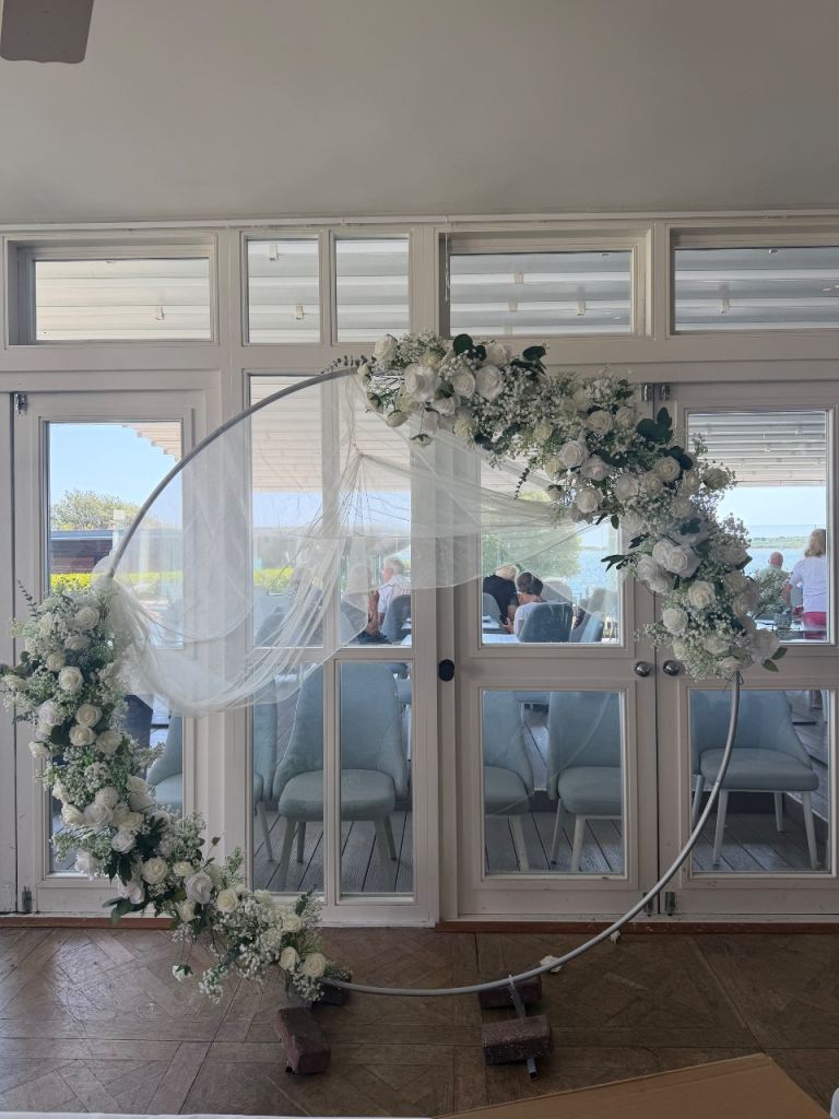 Circular Wedding Floral Arch / Moongate Backdrop 
