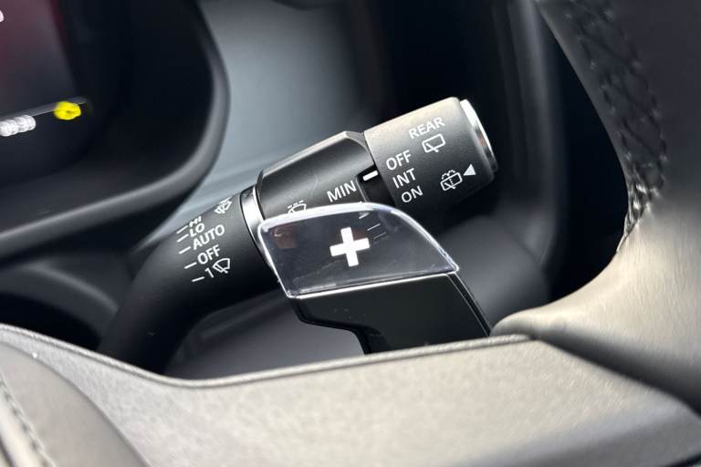 2025 Land Rover Defender 110 4.4 P635 V8 MHEV OCTA Auto 4WD Euro 6 (s/s) 5dr SUV Automatic