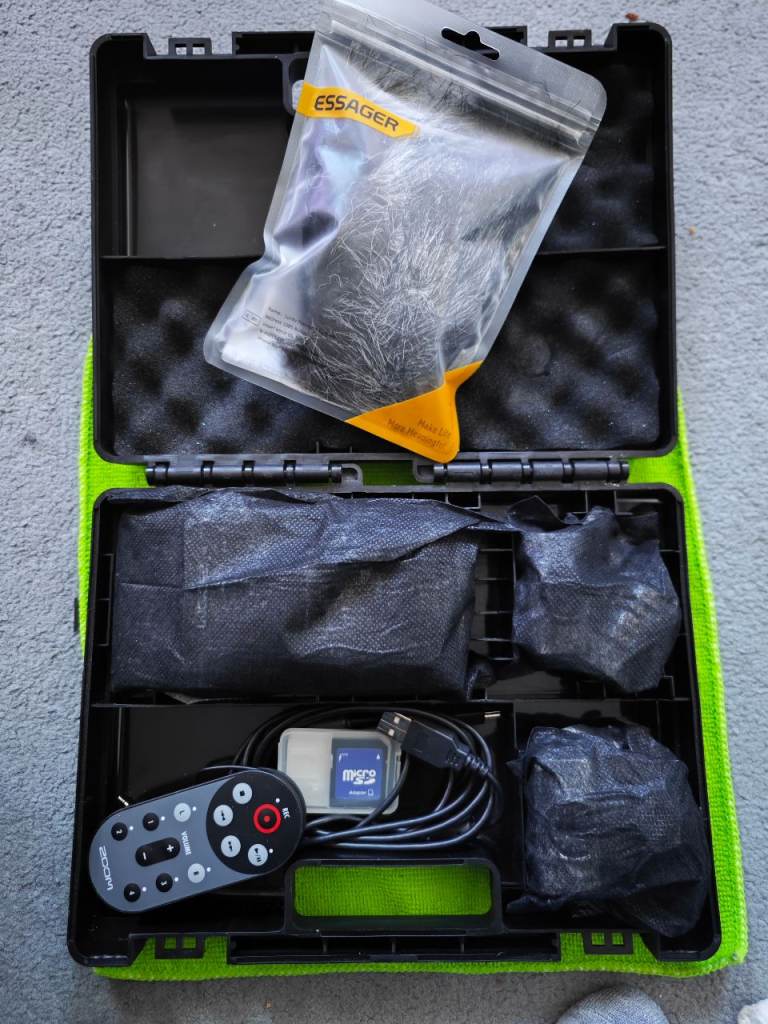 Zoom H6 Handy Recorder 6-Track Portable with Two Microphones, accessories & case