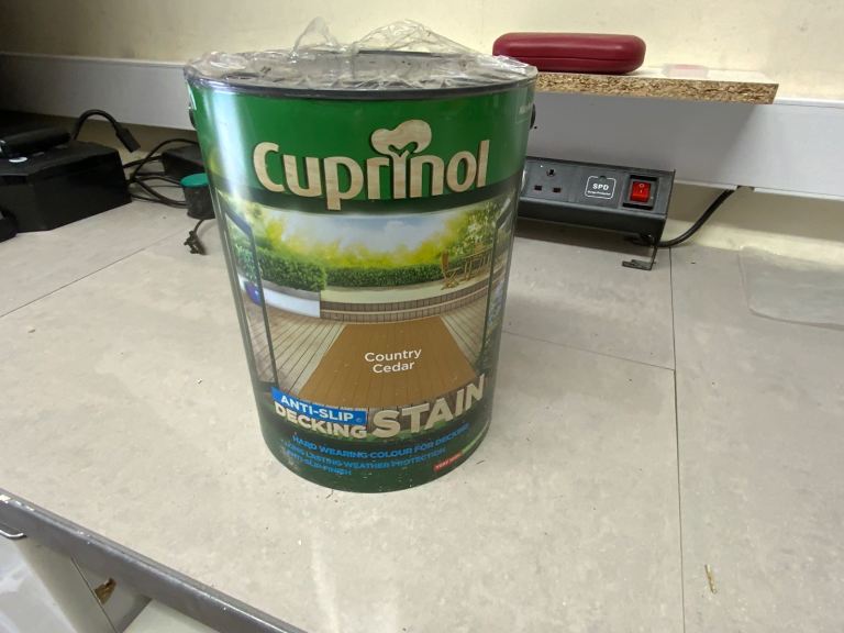 Cuprinol anti slip decking stain 