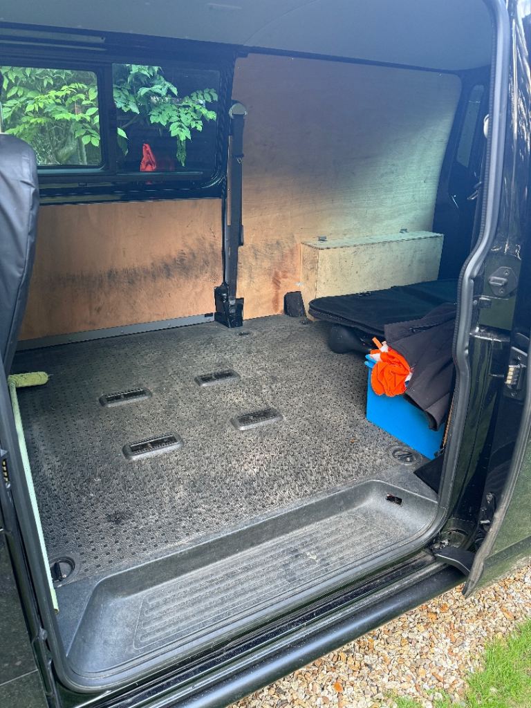 2022 Volkswagen VW Transporter T6.1 Kombi Highline TDI LWB DSG 150 T32 Black 28K NO VAT