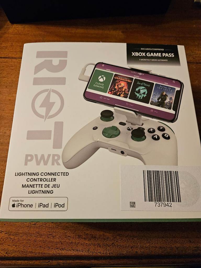 RIOT PWR lightning connected controller for xbox brand new 