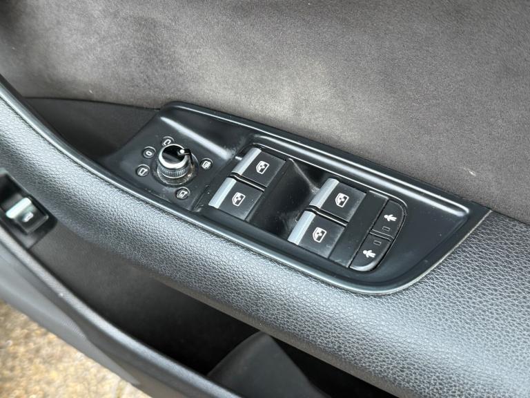 ** MUST SEE ** 2016 (65) Audi Q7 3.0 TDI V6 272 Quattro S line Auto 7 seater 4X4