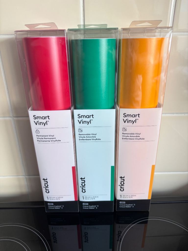 Cricut smart removable vinyl- 33 in x 12ft