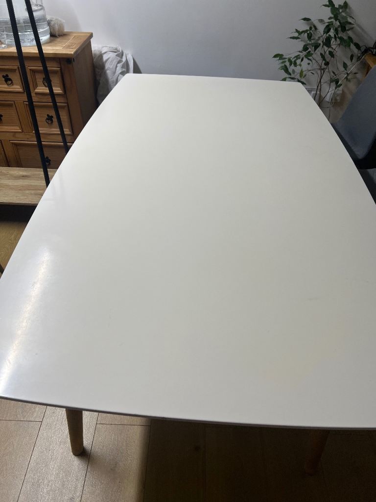 6-Sseater Dining Table -Good Condition 