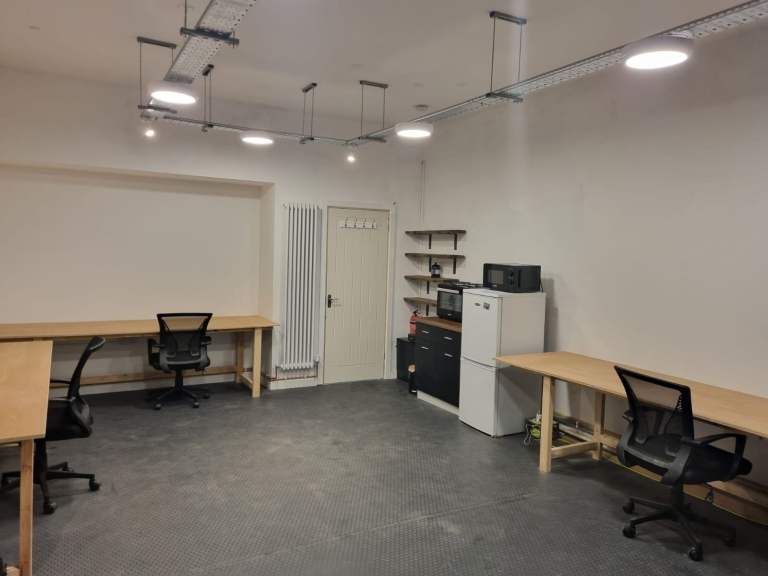 Artist Desk Space to Rent in Shared Room E17