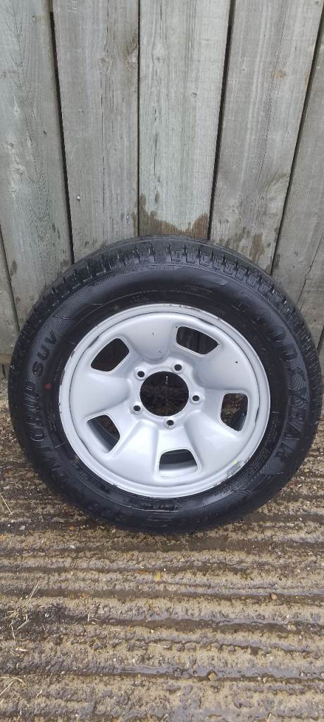 Original Suzuki Vitara steel spare wheel with Goodyear tyre
