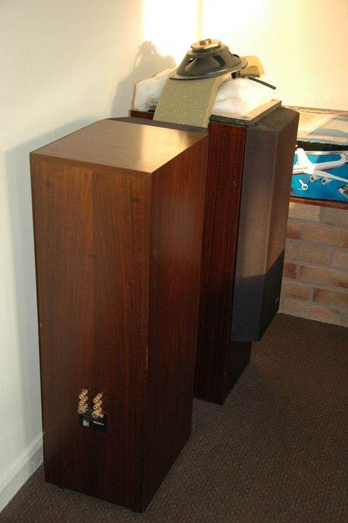 Kef 104/2 TRI-WIRED Reference quality Loudspeakers Project . (Needs  Expert Attention)