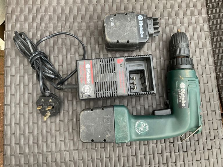 Made in Germany Metabo 12v cordless drill & x2 batteries charger 