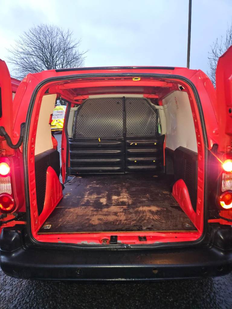 12/ reg  Peugeot partner 1.6 hdi fsh 103  k sim combo connect partner caddy berlingo