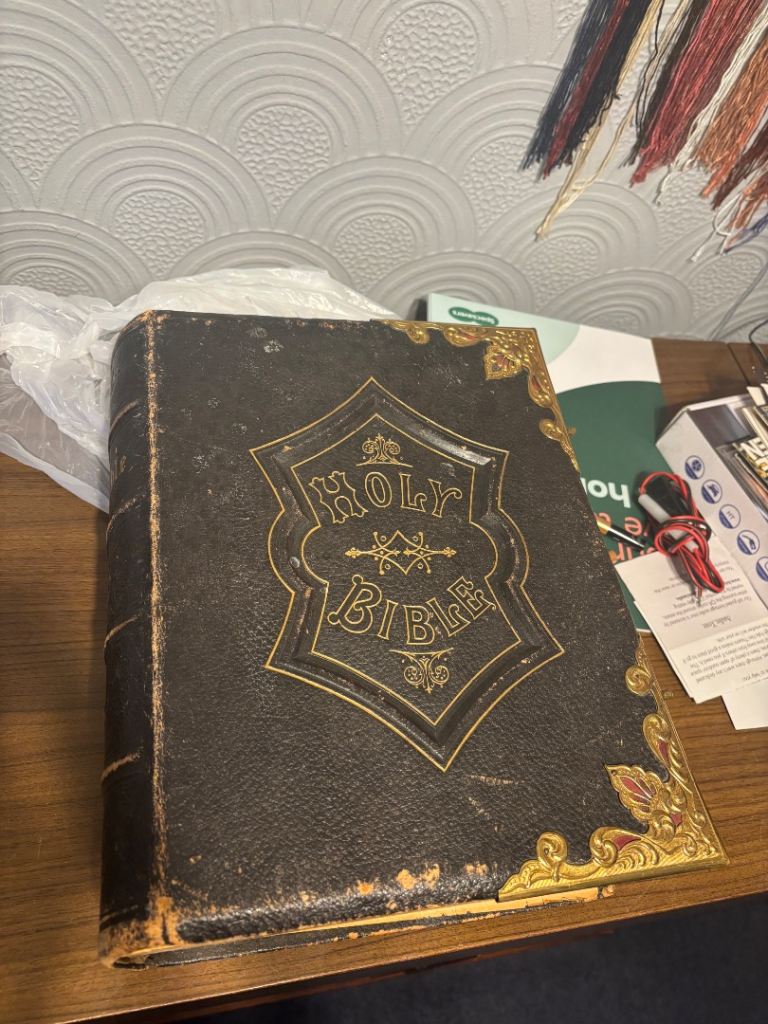 The national comprehensive family bible 