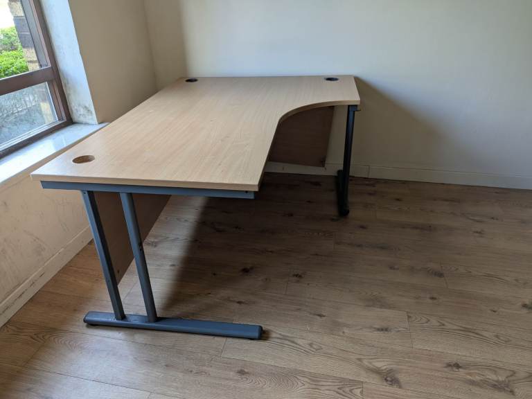 Large desk