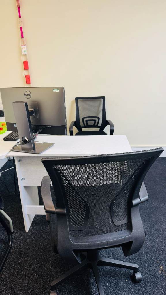 ROOM FOR RENT IN SHARED OFFICE SPACE