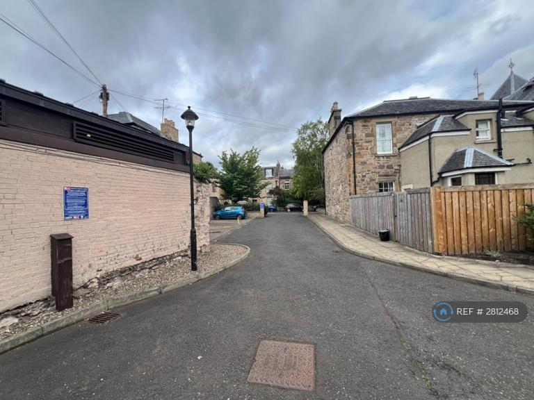 2 bedroom flat in Upper Gray Street, Edinburgh, EH9 (2 bed) (#2812468)