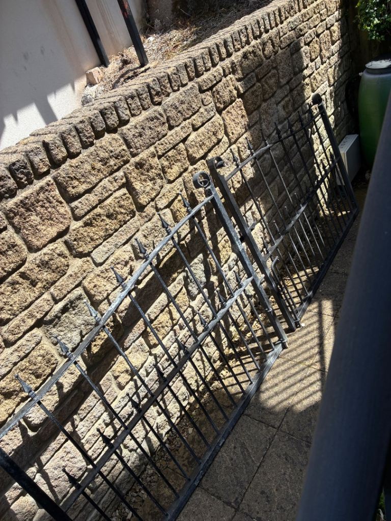 Driveway gates