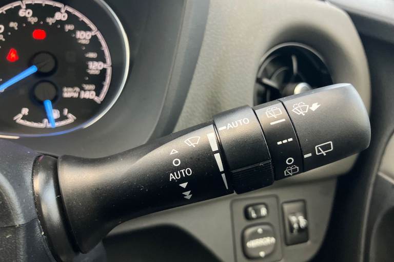 2019 Toyota Yaris 1.5 VVT-i Icon Tech 5dr CVT Hatchback PETROL Automatic