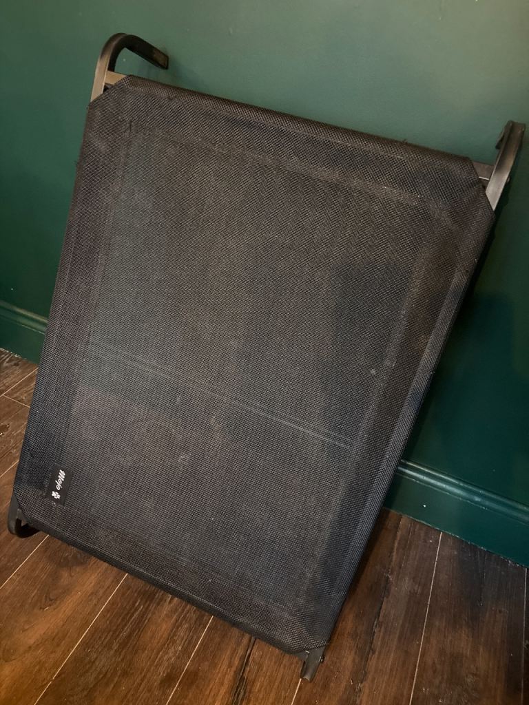 Mojo raised dog bed 60x77cm